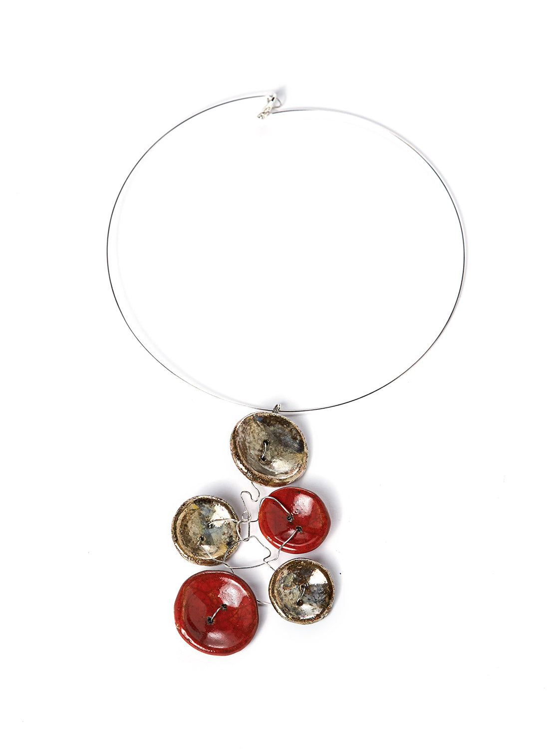collana fatta a mano in ceramica Raku con bottoni rosso e oro