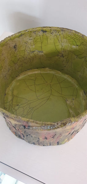 Vaso fatto a mano in ceramica Raku con striature colorate