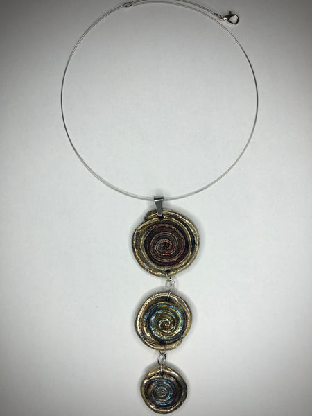 collana fatta a mano in ceramica Raku. lunga, color rame