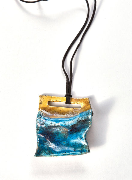 Cintura in similpelle con fibbia in ceramica Raku.
