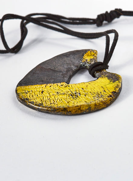 Collana nero mat e giallo sole in ceramica raku
