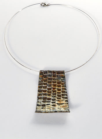 collana gold fatta a mano in ceramica Raku. oro