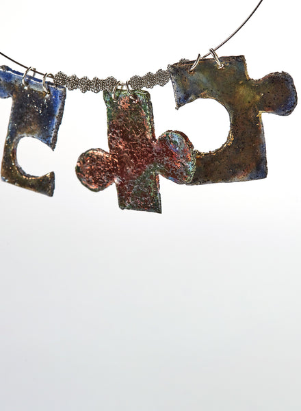 collana fatta a mano in ceramica Raku puzzle