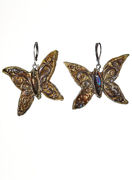 orecchini color oro fatti a mano in ceramica Raku a forma di farfalla