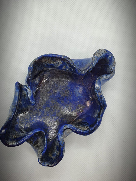 Portagioie fatto a mano in ceramica raku. Blu