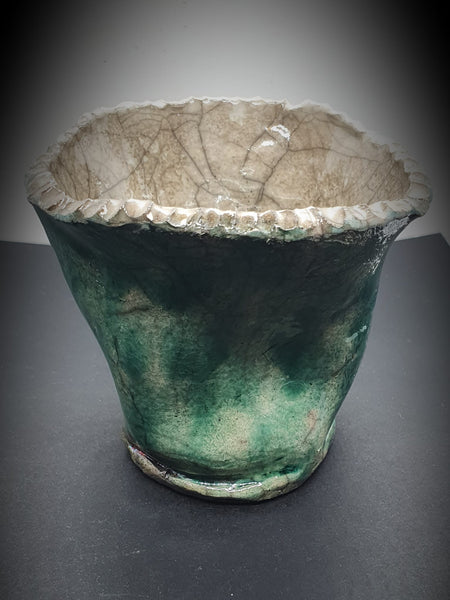 Vaso fatto a mano in ceramica raku