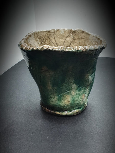Vaso fatto a mano in ceramica raku